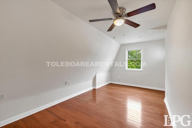 Building Photo - 1733 Stahlwood Ave