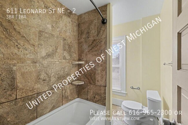 Building Photo - 611 Leonard St NE