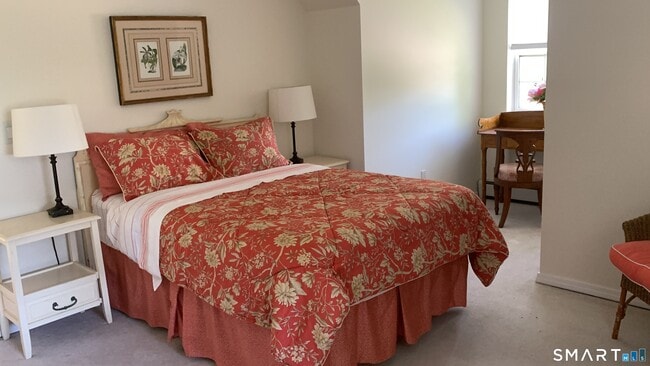 Building Photo - 160 Russell St