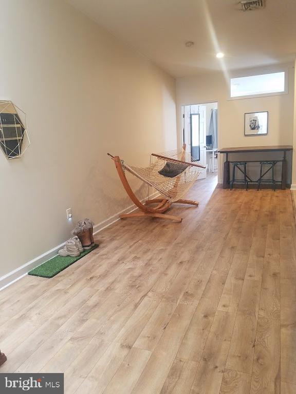 Building Photo - 319 Market St