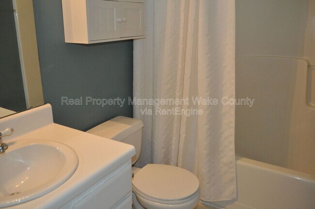 Building Photo - 2120 Leadenhall Way