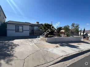 Building Photo - 440 Lillian Dr