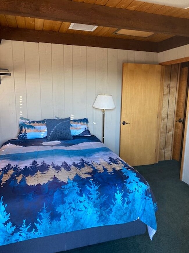 Building Photo - FULLY FURNISHED  - 2 bd Log Cabin in the H...