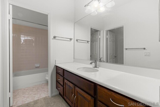 Building Photo - 11370 W San Raphael