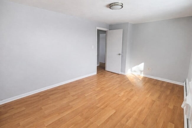 Building Photo - 39 Bishop Dr