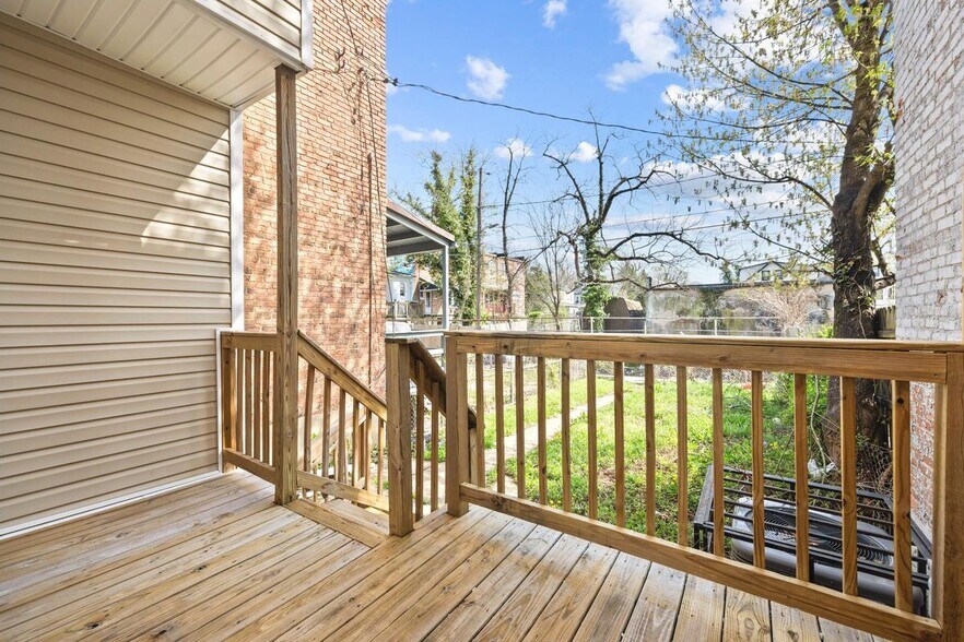 Building Photo - 665 Dumbarton Ave