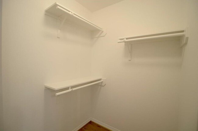 Building Photo - 1108 Beall Landing Ct