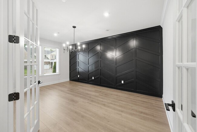 Building Photo - 1061 Sycamore Ests