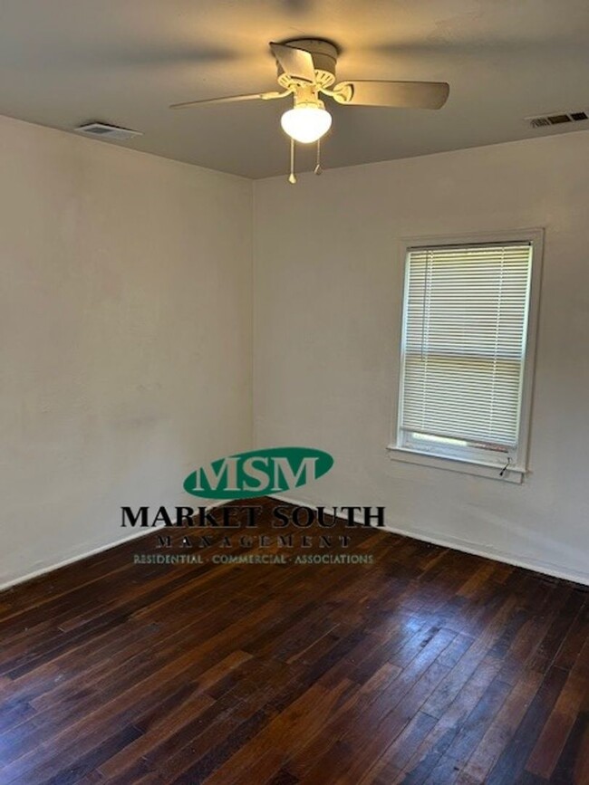 Building Photo - 54 E 1136