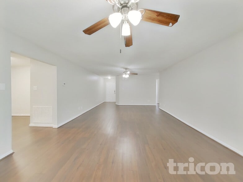 Building Photo - 28707 Binefield St