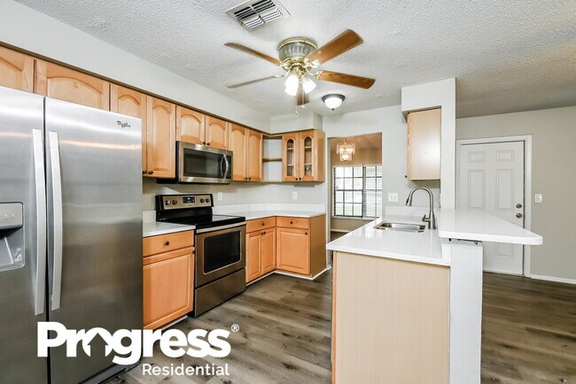 Building Photo - 10119 Deepbrook Dr