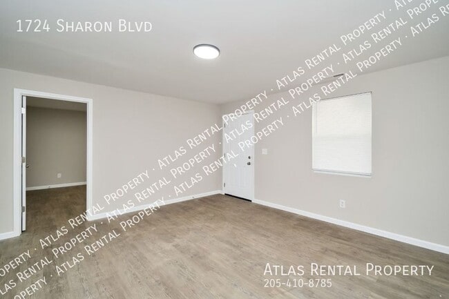 Building Photo - 1724 Sharon Blvd