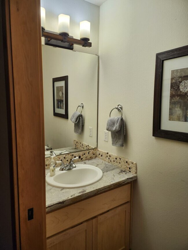 Building Photo - 2564 NW Monterey Pines Dr