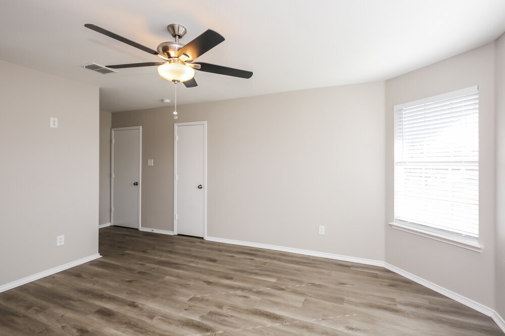 Building Photo - 2217 Midbury Dr