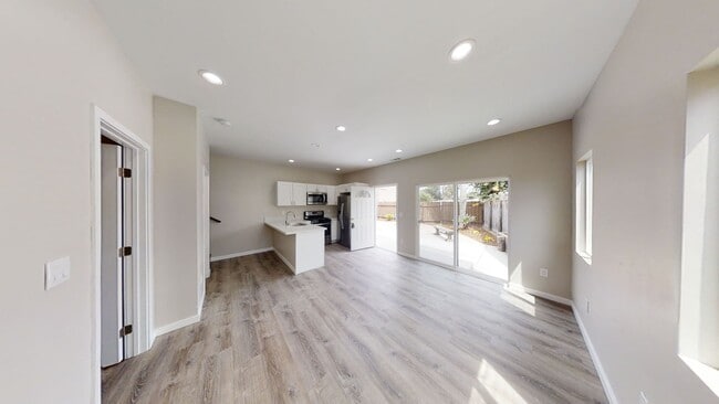 Building Photo - 4BD/2BA on Tipton  (Lease out, pending sig...