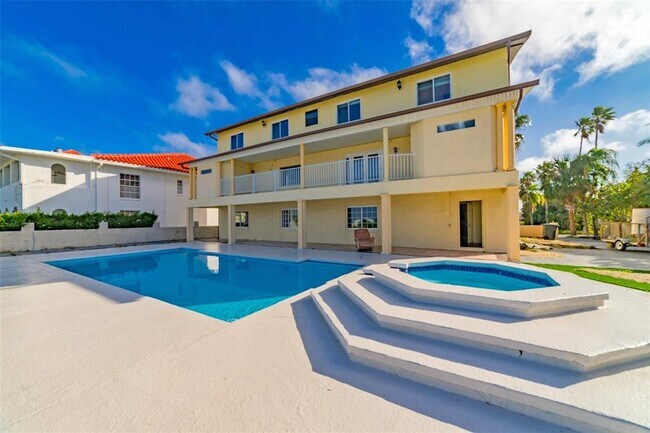 Building Photo - 5521 W Shr Dr