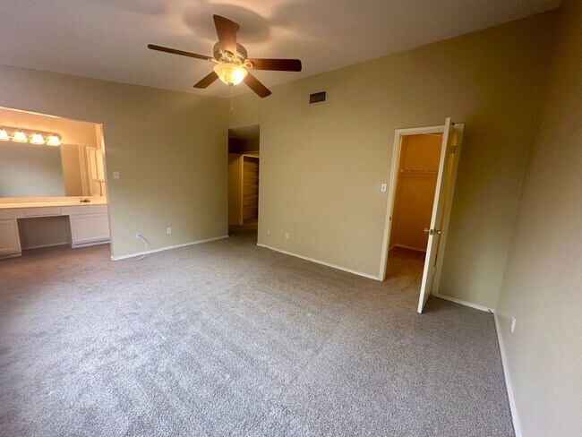 Building Photo - July Move-In Special- 3/2.5 in Gated Commu...