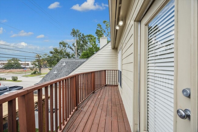 Building Photo - 1321 Whispering Pines Dr