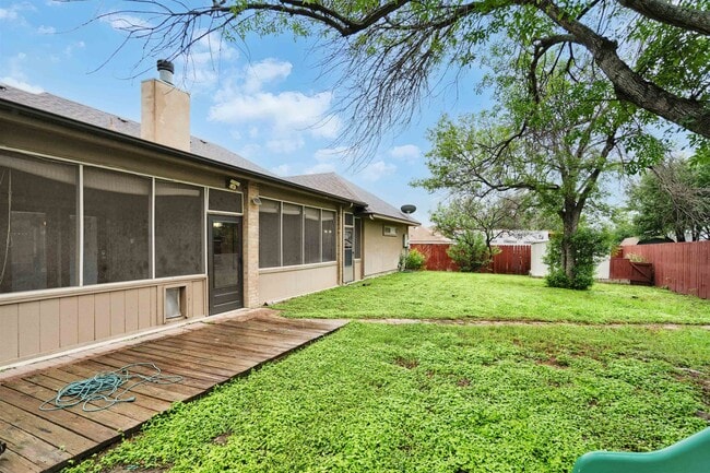 Building Photo - 117 White Feather Trail