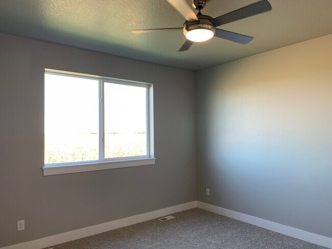 Building Photo - 780 McIntosh Ct