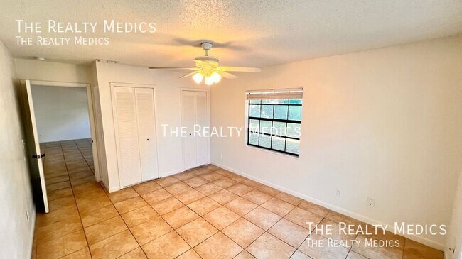 Building Photo - 1009 Alfred Dr