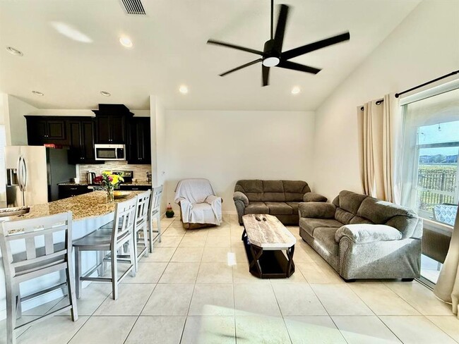 Building Photo - 7832 Red Hickory Pl