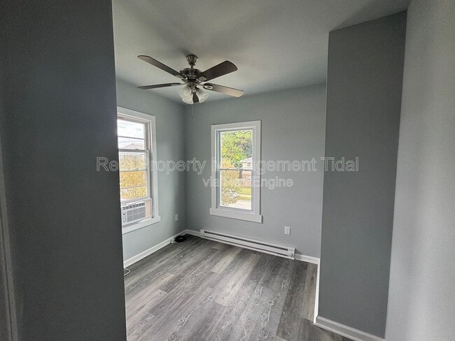 Building Photo - 22 Riverview Ave
