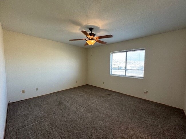 Building Photo - 1 BR 2Ba Condo across Colorado River, pool,spa,gated entry-All Appliances included