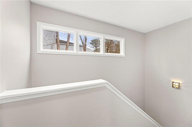 Building Photo - 1486 Briaroaks Trail NE