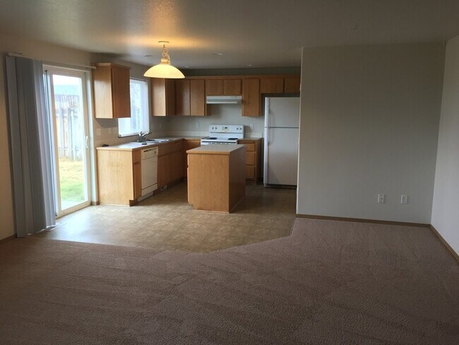 Building Photo - 8619 Overland Ct