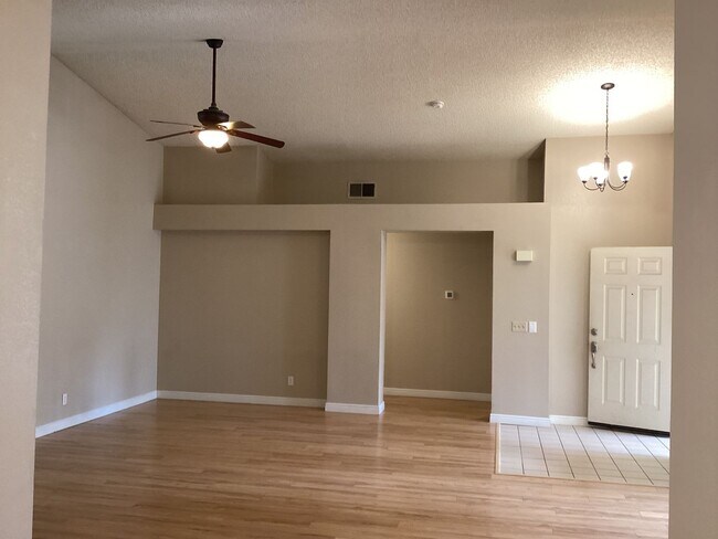Building Photo - 9615 N Buttonwood Ct