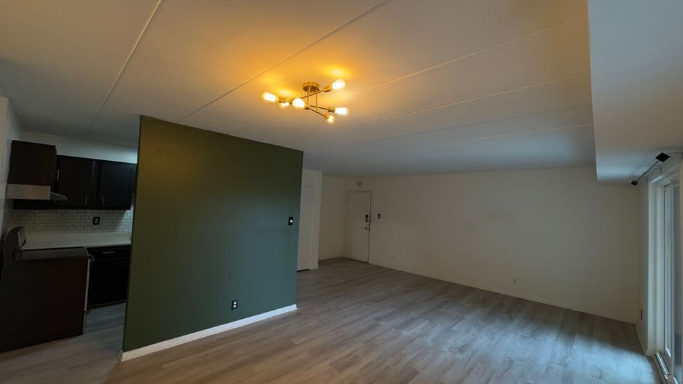 Building Photo - 6270 Edsall Rd