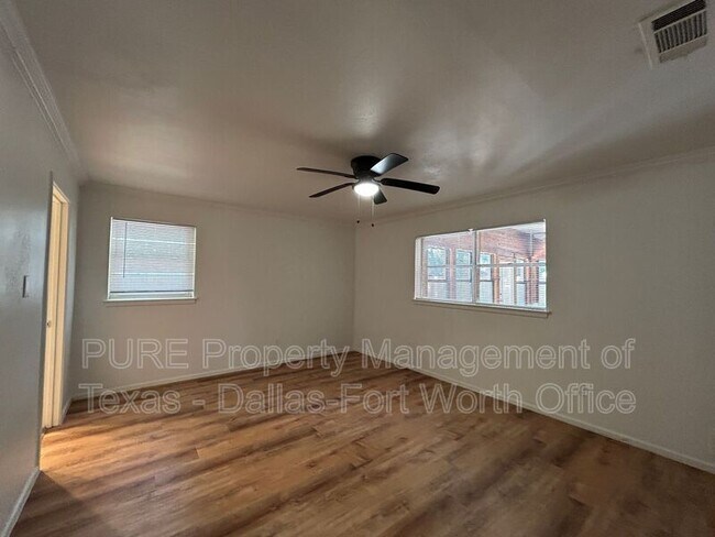 Building Photo - 8913 Sirocka Dr
