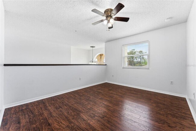 Building Photo - 637 Bittern Ct