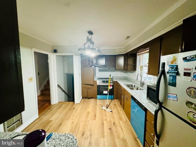 Primary Photo - 2414 Commonwealth Dr