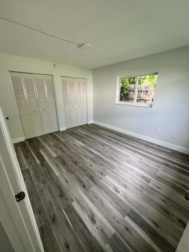 Building Photo - 6601 SW 46th St