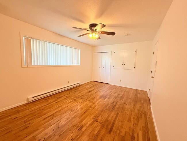 Building Photo - Update 2 Bedroom with Fenced Yard and Water/ Swear & Garbage Paid!