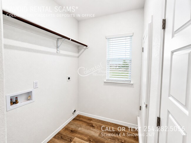 Building Photo - 1607 Crooked River