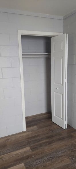 Building Photo - 2070 Avocado Ave