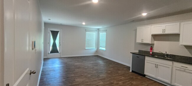 Building Photo - 1030 McKittrick Dr