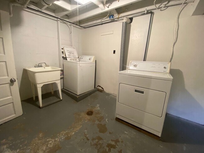 Building Photo - Viking Properties, LLC Duplex
