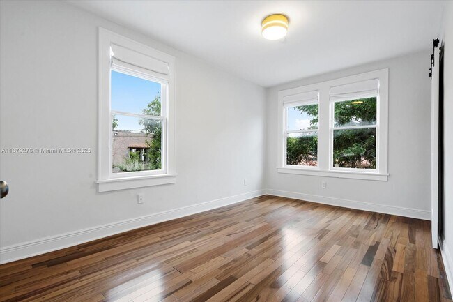 Building Photo - 177 NE 44th St