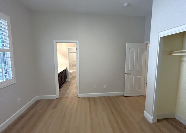 Building Photo - Via Mazatlan  Corona, 92882  (3 bed, 3 bath)