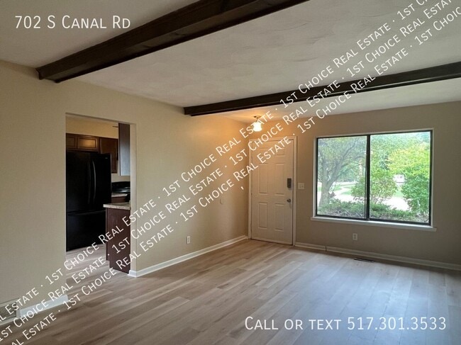 Building Photo - 702 S Canal Rd