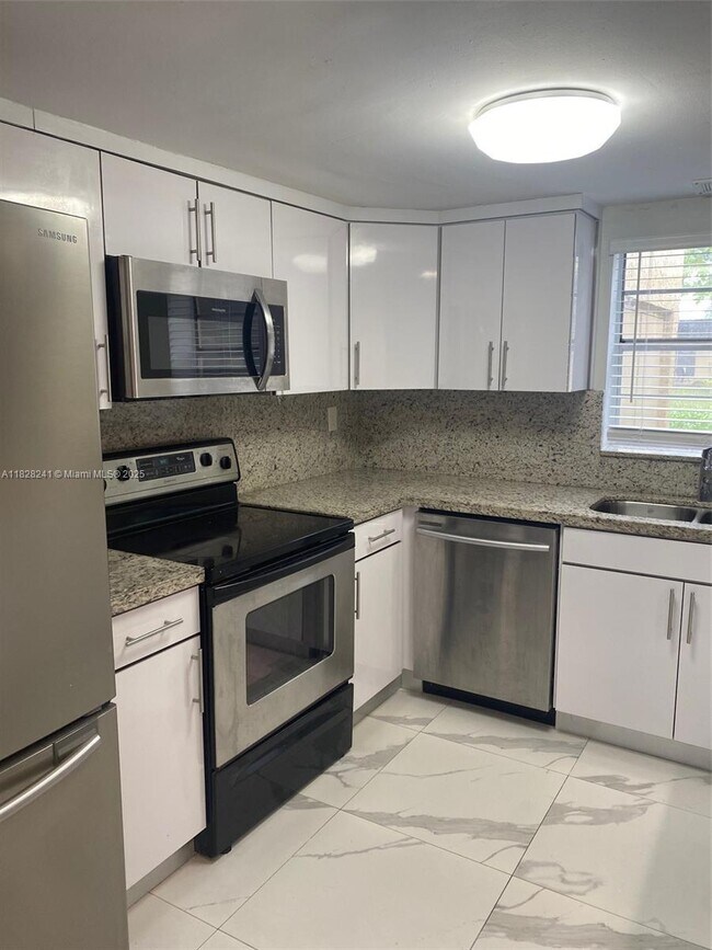 Building Photo - 3641 NW 95th Terrace