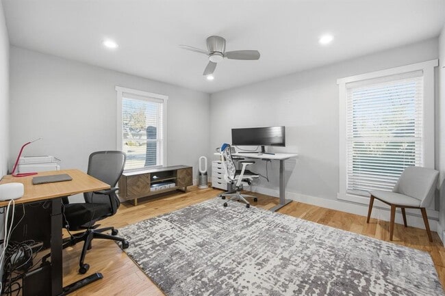 Building Photo - 9707 Bordeaux Ln