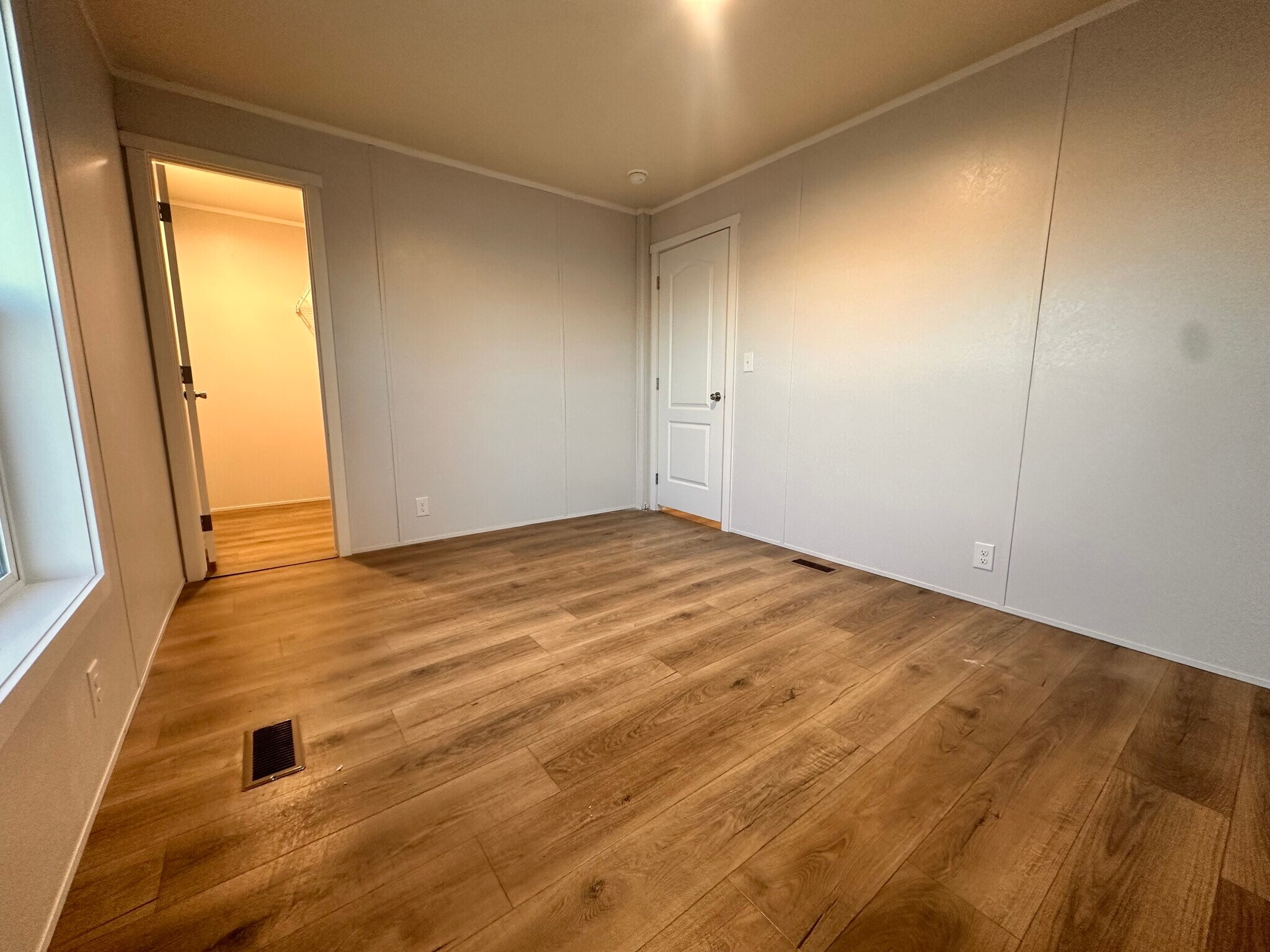 Building Photo - 18 Jubilee St