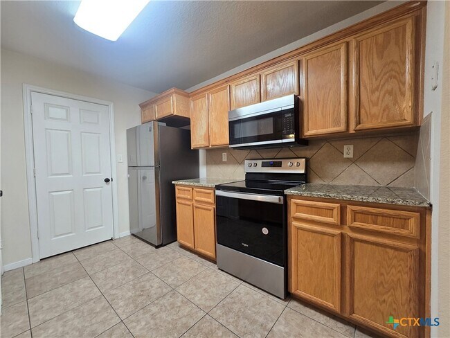 Building Photo - 5705 Mandalay Dr