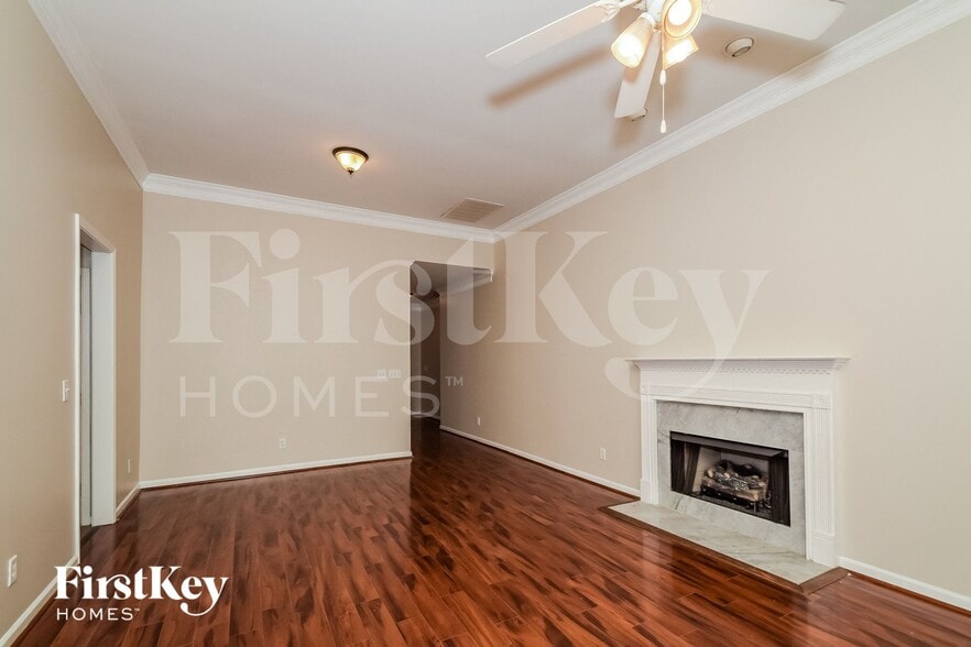 Building Photo - 540 Enclave Cir