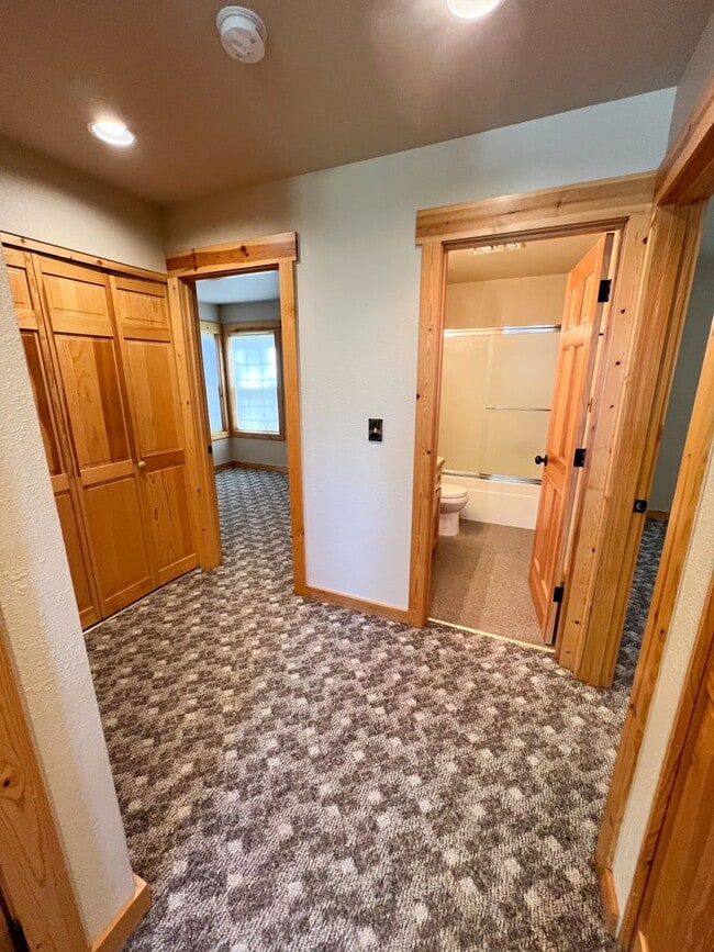 Building Photo - 4663 Marsh Hawk Dr